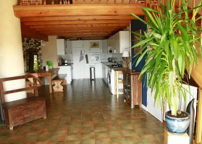 Le Nid Des Combes Feriehus